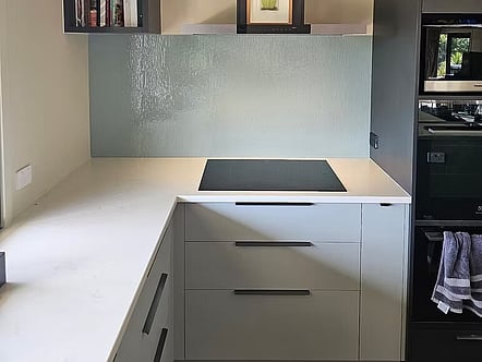 Duck Egg with Pearl Fleck on Cotswold Glass splashback