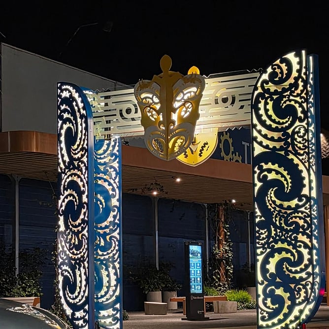 Te Manawataki o Te Papa at night with lights