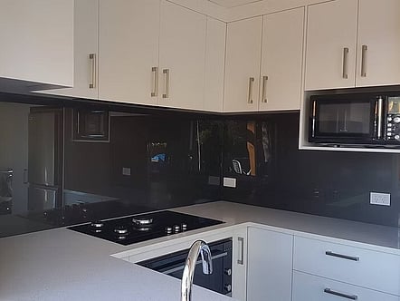 Magnetic splashback