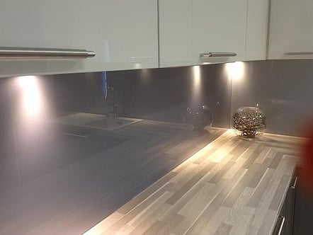 Magnetic splashback
