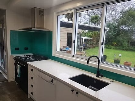 Surfie Green on Cotswold Glass splashback