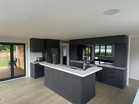 Reflecotr TV splashback