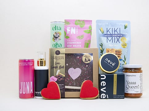 juna drink remarkables chocolate, neve candle, pepper&me, kiki mix, fn lemons