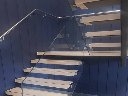 Internal staircase floating look balustrade - 12mm toughened glass