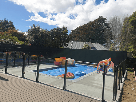 Top mounted post system with 10mm toughened glass - black finish