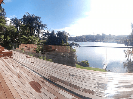 Standoff discs balustrade with top cap handrail