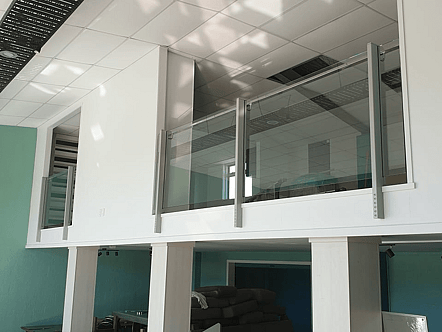 Face fixed post system balustrade 