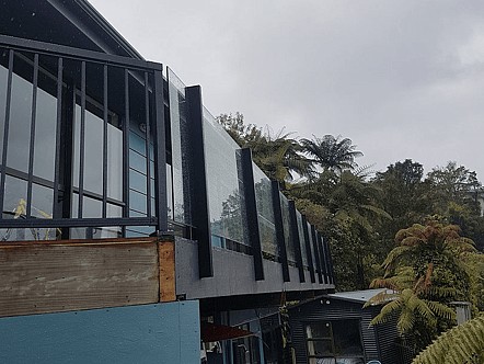 Face fixed post system balustrade