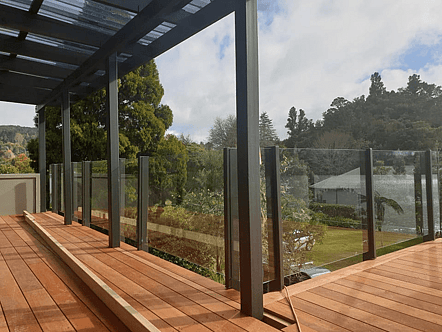 Face fixed post system balustrade
