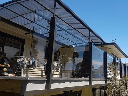 Face fixed post system balustrade