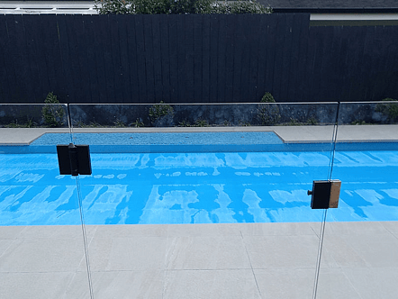 12mm toughened glass cuboid face fixed channel system - black finish