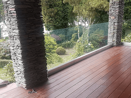 Top mounted chanel balustrade with sentry glass