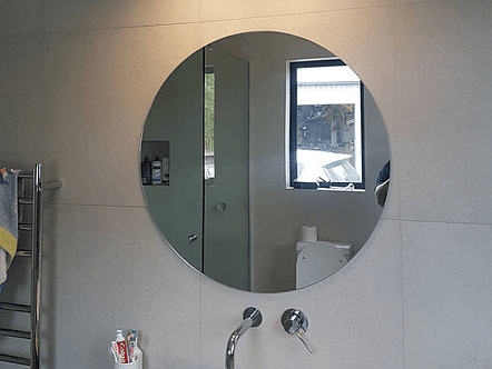 Circle mirror with polished edge