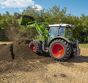 Fendt 200 Vario with Loader
