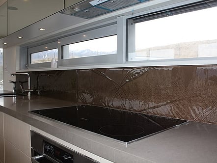 Brown fern pattern upstands splashback