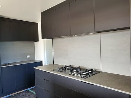 Pietra di savoia griga bocciardata laminam