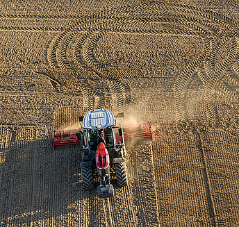 Massey Ferguson 8S Xtra turning circle