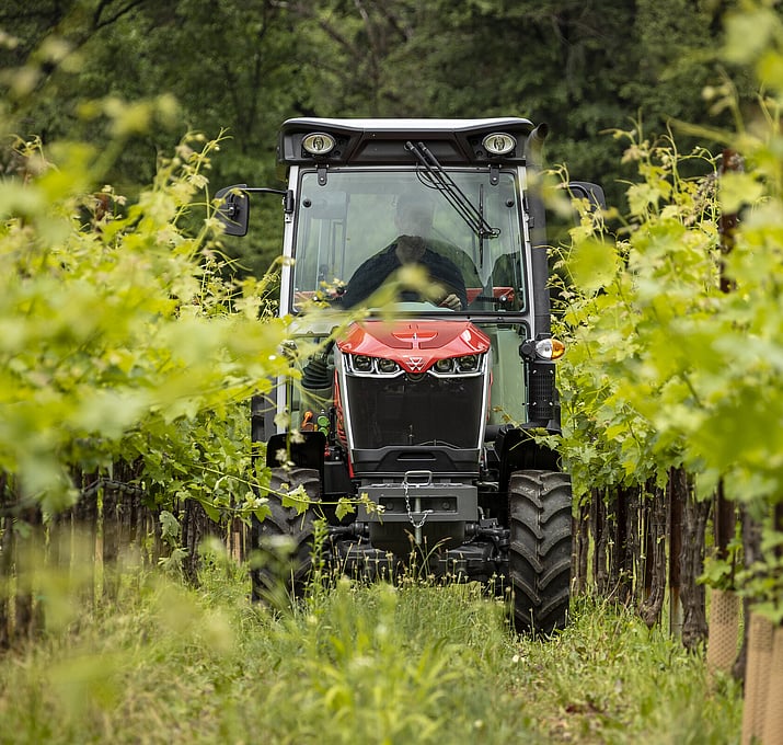 Massey Ferguson 8S
