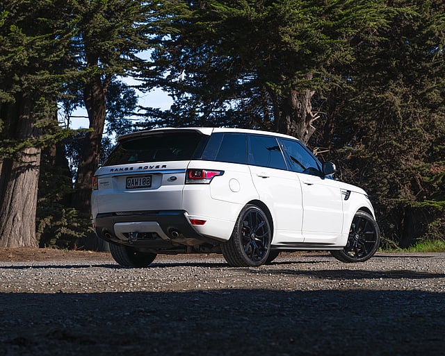 Range Rover Rear Side