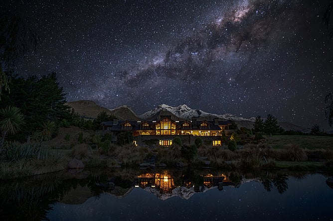 Blanket Bay lakeside lodge Lake Wakatipu
