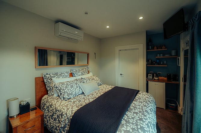The Mangateitei Suite. Just as luxurious as the other rooms, but no hot tub. Available for one night stays.