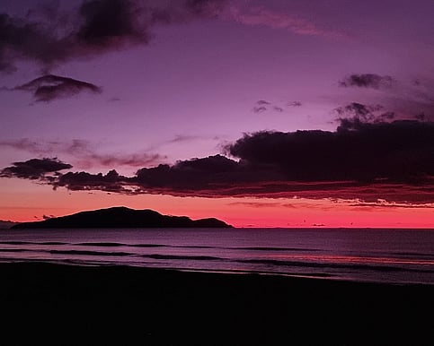 Enjoy the Kapiti sunsets at women's retreat with life and vision journalling workshops