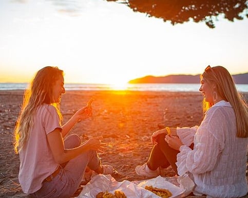 Women's fully catered retreat and spa with incredible healthy nutritious food near  