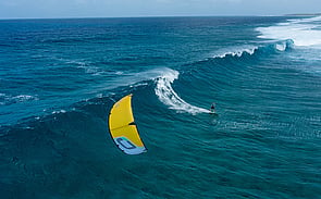 kiteboard-foil-kite-foiling-assault-boardriding-centre