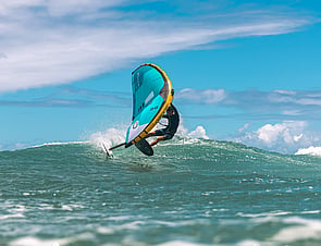 kiteboard-foil-kite-foiling-assault-boardriding-centre