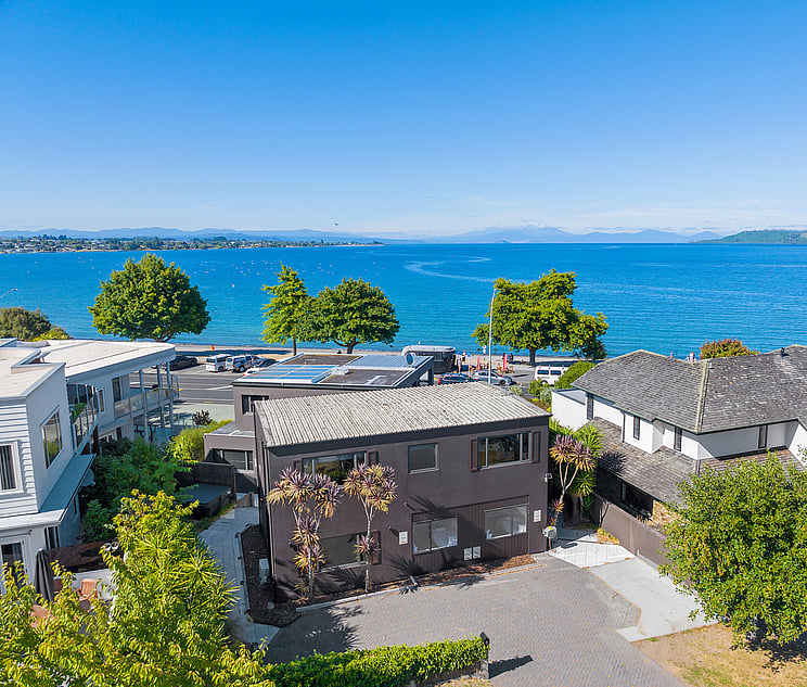 Lakeside Accommodation - Lake Taupo New Zealand
