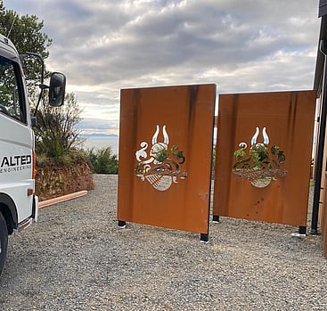 Corten panel screens