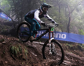 Two from two for Williamson, Waite flies in UCI MTB Downhill World Series