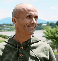 Rowan Simpson on the Bountifull Podcast sharing lessons on entrepreneurship, investing, curiosity, decision-making and living a thoughtful, meaningful life.