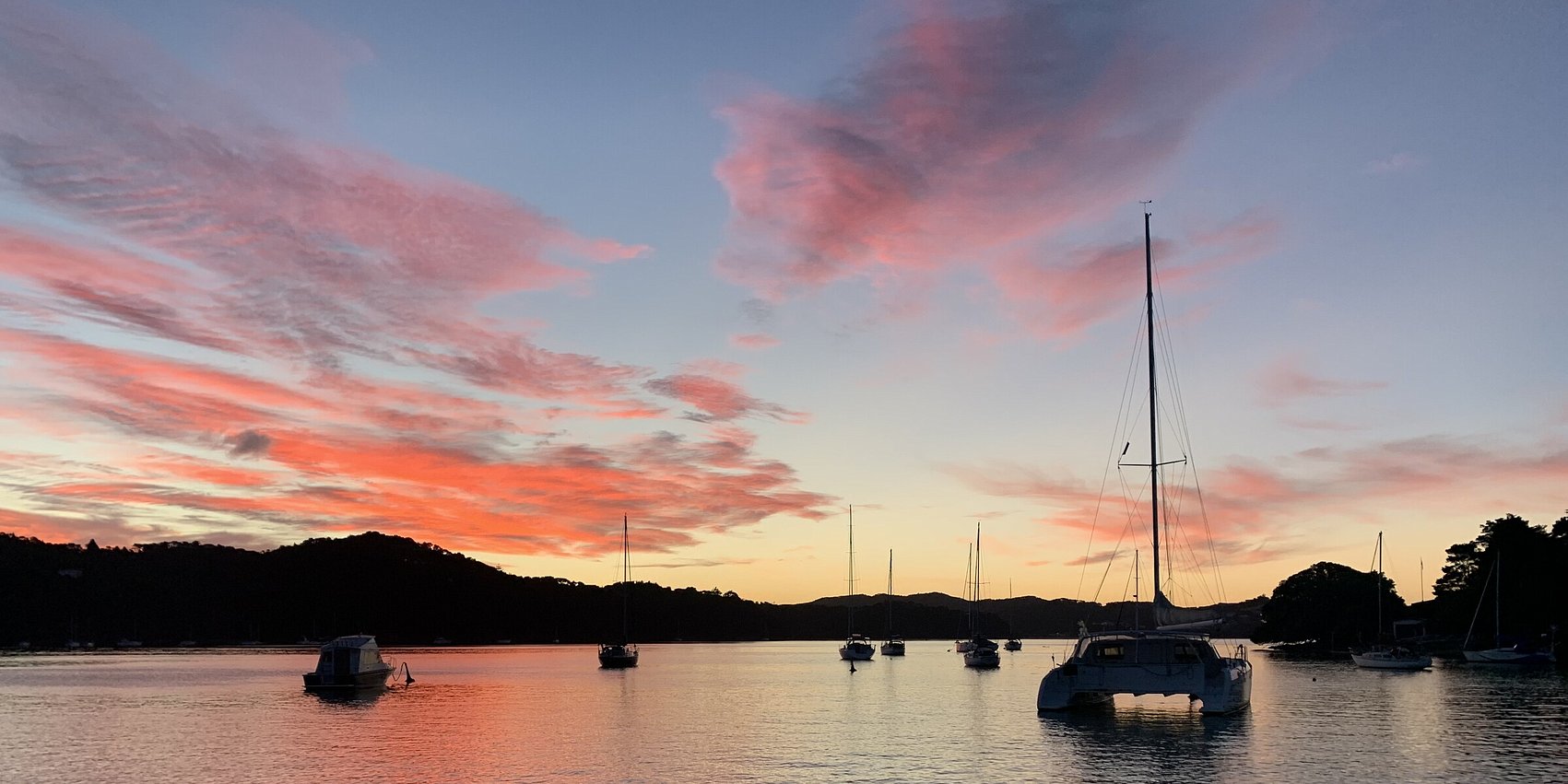 luxury rentals Russell near boat ramp