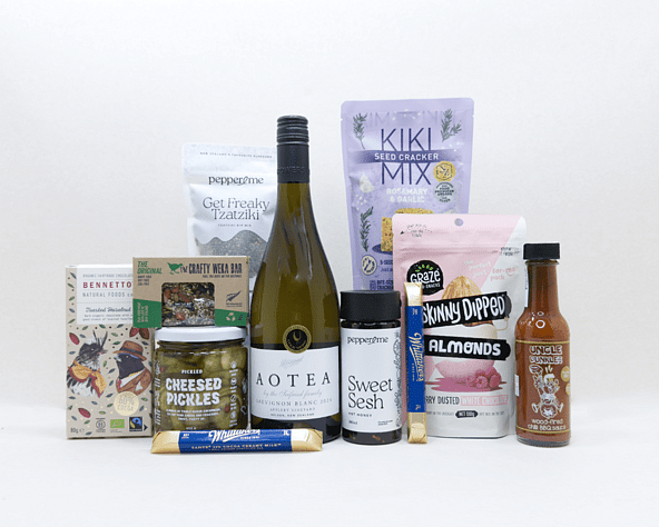 Food and Wine Hamper NZ — premium NZ-made hamper with Aotea wine, artisan crackers, chocolate, pickles and BBQ sauce
