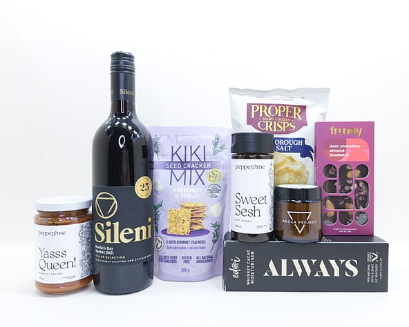 Luxury Red Wine Hamper NZ — premium NZ-made wine hamper with red wine, artisan chocolate, chips and Becca Project candle