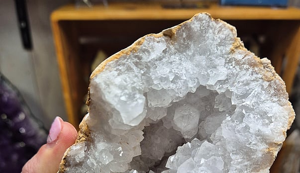 How to Crack Your Own Geode &ndash; A Complete Guide