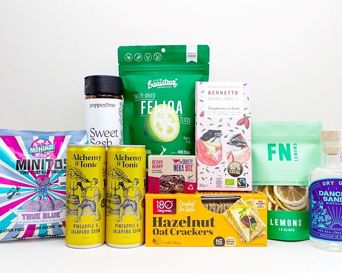 KYND Gin O'Clock gift box NZ — premium NZ-made dancing sands gin, bennetto chocolate, fn lemons, and pepper & me hot honey, delivered nz wide