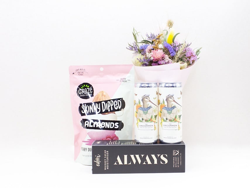Everlasting gift box NZ &mdash; NZ-made gift box with dried flowers, moisturiser, wine and almonds