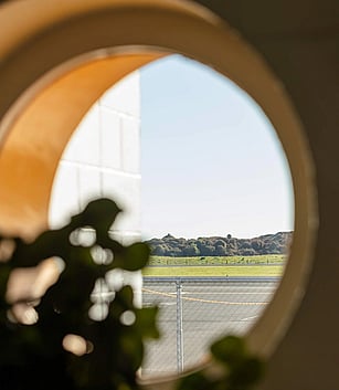 Airport style window