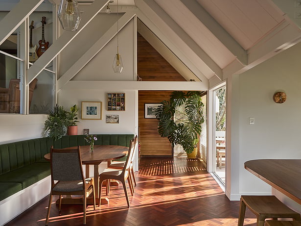 Dining with curved booth seating