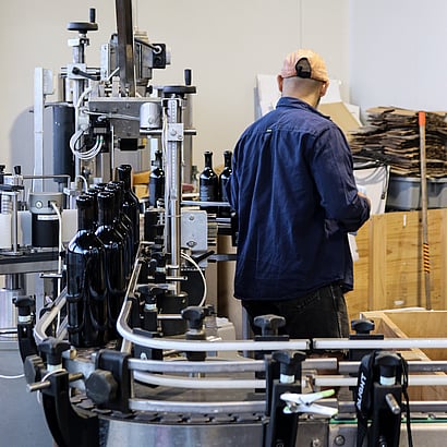 on-site winery waiheke, bottling and labeling Batch Winey