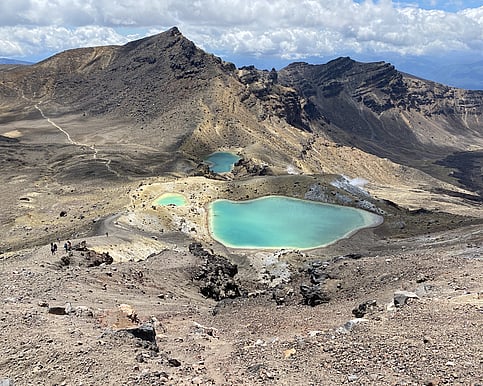 Tongariro Alpine Crossing - Emerald Lakes