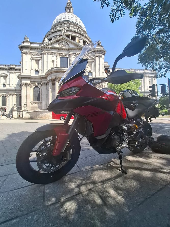 Drinks break – St Pauls Cathedral