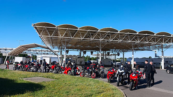 DOCLSE crew waiting to go through the Channel Tunnel. 📸 Dave Jepson