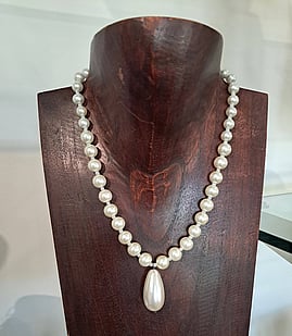 Handmade pearl jewellery by Martha Simmons