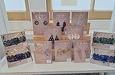 Toi Māori earrings artwork by Tauira Collection