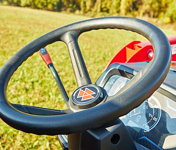 MF 2E Series Tractor steering wheel