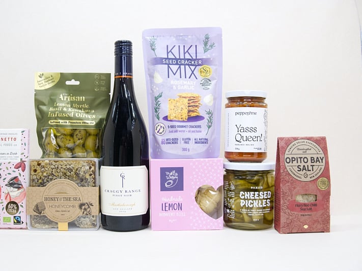 Corporate Hamper NZ — premium NZ-made corporate gift hamper with Craggy Range wine, shortbread, honeycomb and Saltd magnesium