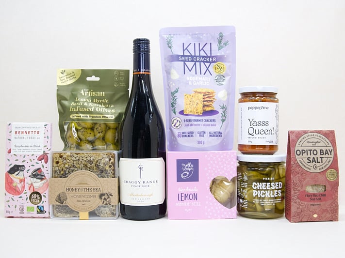 Corporate Hamper NZ — premium NZ-made corporate gift hamper with Craggy Range wine, shortbread, honeycomb and Saltd magnesium